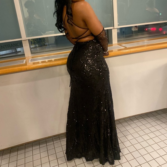 Gorgeous black sequin dress. - Picture 2 of 4